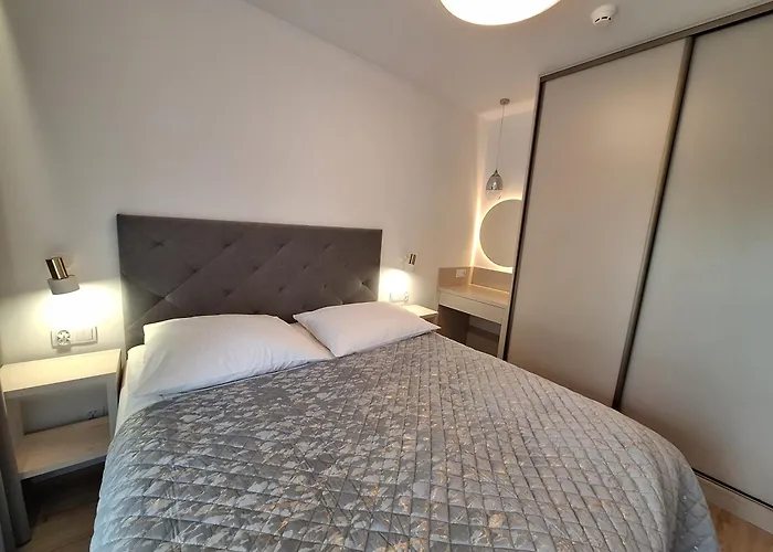 Modern White Kollataja 7A